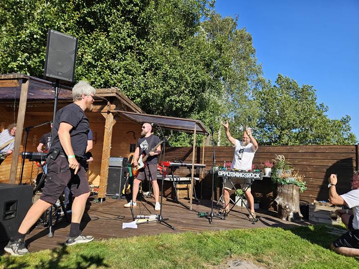 Opplysningsrock, kulturhagefesten. Øyslebø. Foto: Lars Berg Holtan