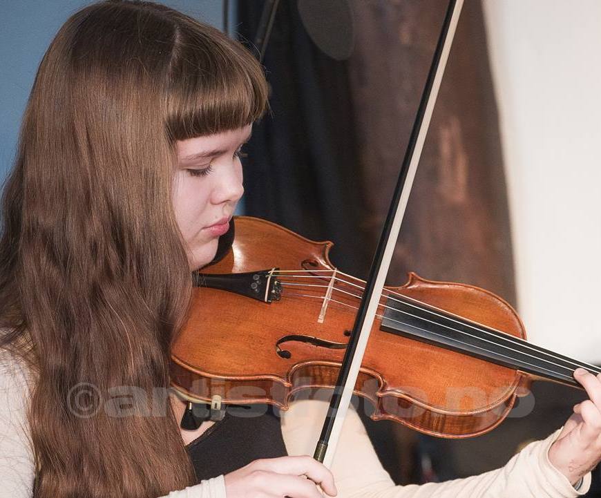 Suzanna Marcelina ciężak, Farsund Folk Festival (header). Foto: Svein Erik Nomeland