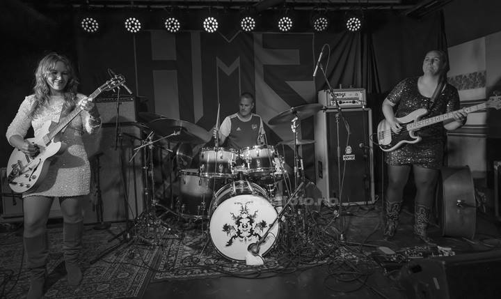 Fra venstre: Hedvig Mollestad, Ivar Loe Bjørnstad, Ellen Brekken, Hedvig Mollestad Trio, Kafé Krank, Kristiansand. Foto: Svein Erik Nomeland