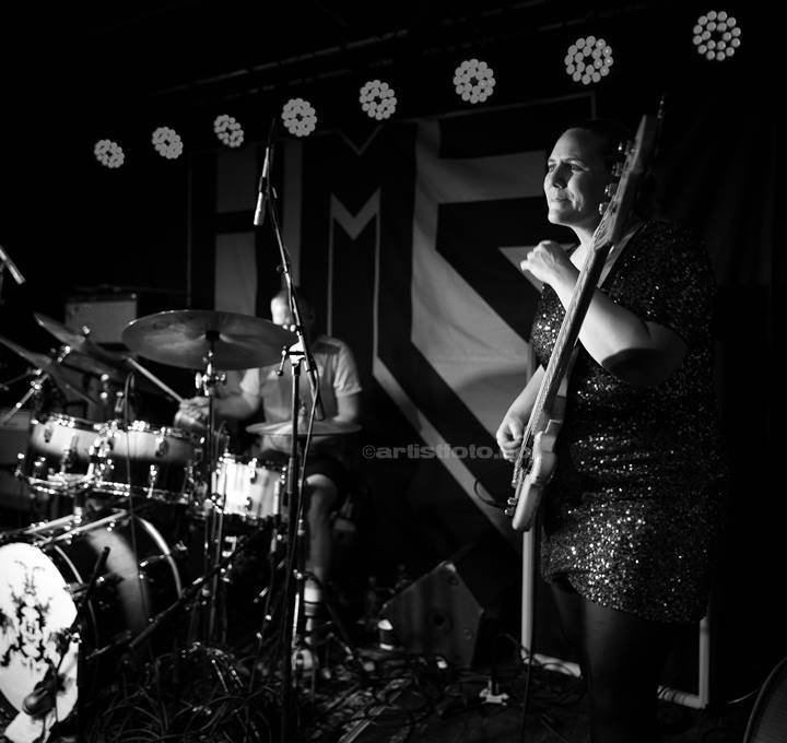 Ellen Brekken, Hedvig Mollestad Trio, Kafé Krank, Kristiansand. Foto: Svein Erik Nomeland