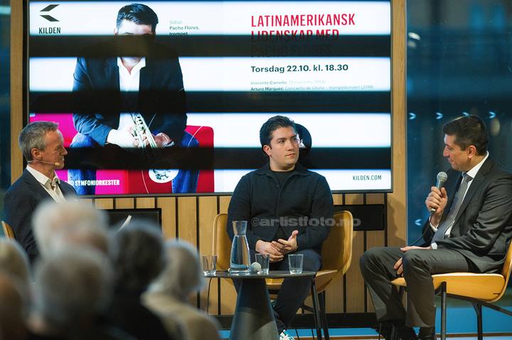 Pacho Flores, dirigent Rodolfo, Kristiansand Symfoniorkester. Kilden. Foto: Svein Erik Nomeland